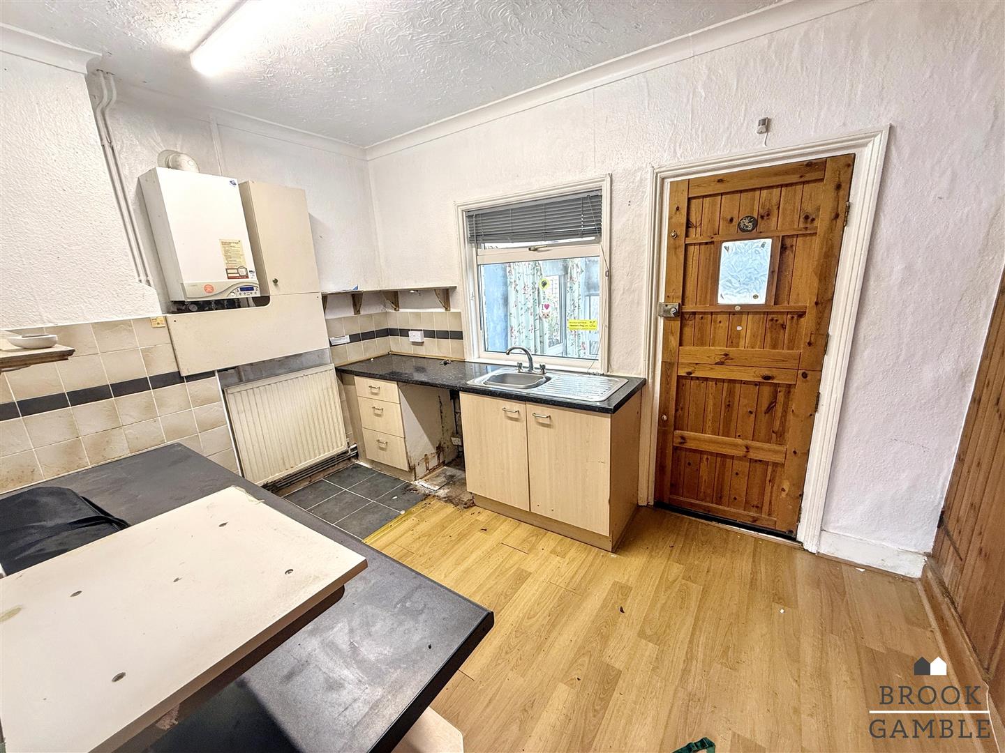 2 Bedroom House - End Terrace. Bradford Street in Eastbourne,  8